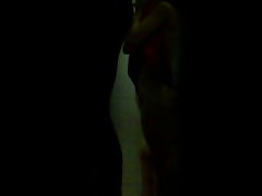 a sápadt bőr jiggalicious tini baszik egy szőrös párna